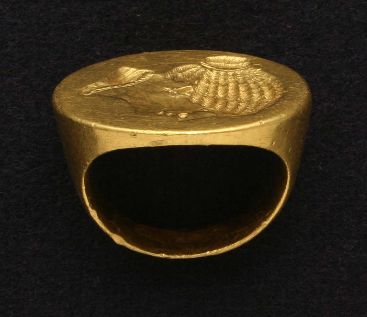 Un museo al mese - Museo di Taranto, anello d'oro 